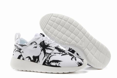 nike roshe run floral femme rose